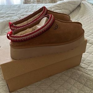 *Tazz Suede Platform Slippers Chestnut Size 10*